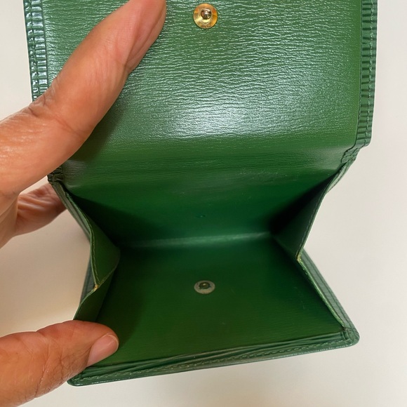 Louis Vuitton Epi Wallet - Picture 6 of 6